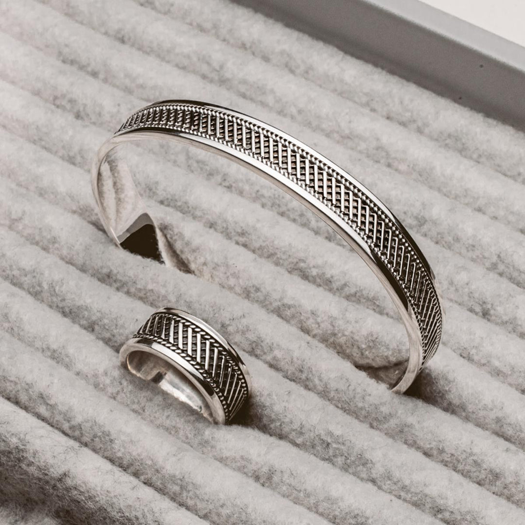 RARE PRINCE by CARAT SUTRA | Unique Style Oxidized Sterling Silver Bangle/kadaa/Handcuff for Men & Boys | 925 Sterling Silver Bracelet | Men's Jewelry | With Certificate of Authenticity and 925 Hallmark
