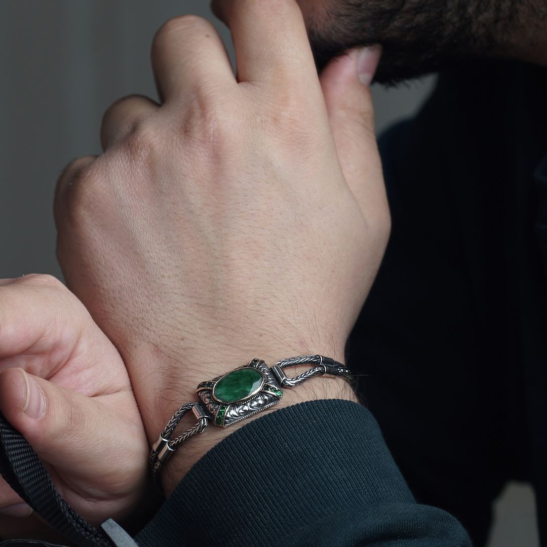 RARE PRINCE by CARAT SUTRA | Unique Green Emerald hand beaded Bracelet for Men | Oxidized 925 Silver Bracelet | Men's Jewelry | With Certificate of Authenticity and 925 Hallmark