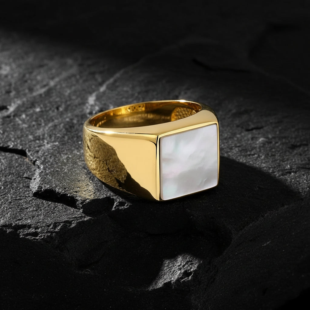 RARE PRINCE by CARAT SUTRA Exclusive Classic Gold Signet