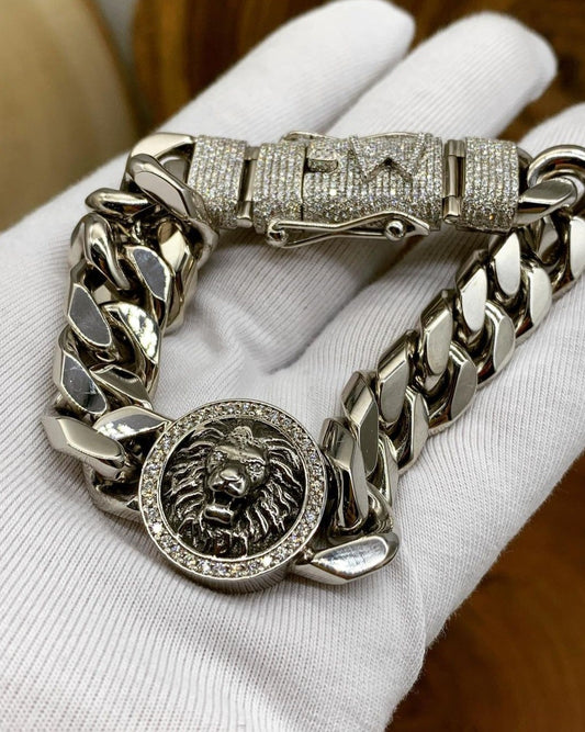 RARE PRINCE by CARAT SUTRA | Unique 13mm Solid Cuban High Polished Lion Bracelet with Iced Name Letter Lock for Men | 925 Sterling Silver Bracelet | Men's Jewelry | With Certificate of Authenticity and 925 Hallmark - caratsutra