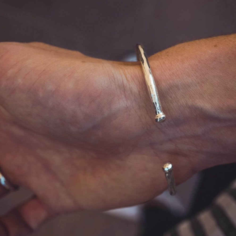 RARE PRINCE by CARAT SUTRA | Adjustable Hammered Style Bangle/kadaa/Handcuff for Men & Boys | 925 Sterling Silver Bracelet | Men's Jewelry | With Certificate of Authenticity and 925 Hallmark - caratsutra