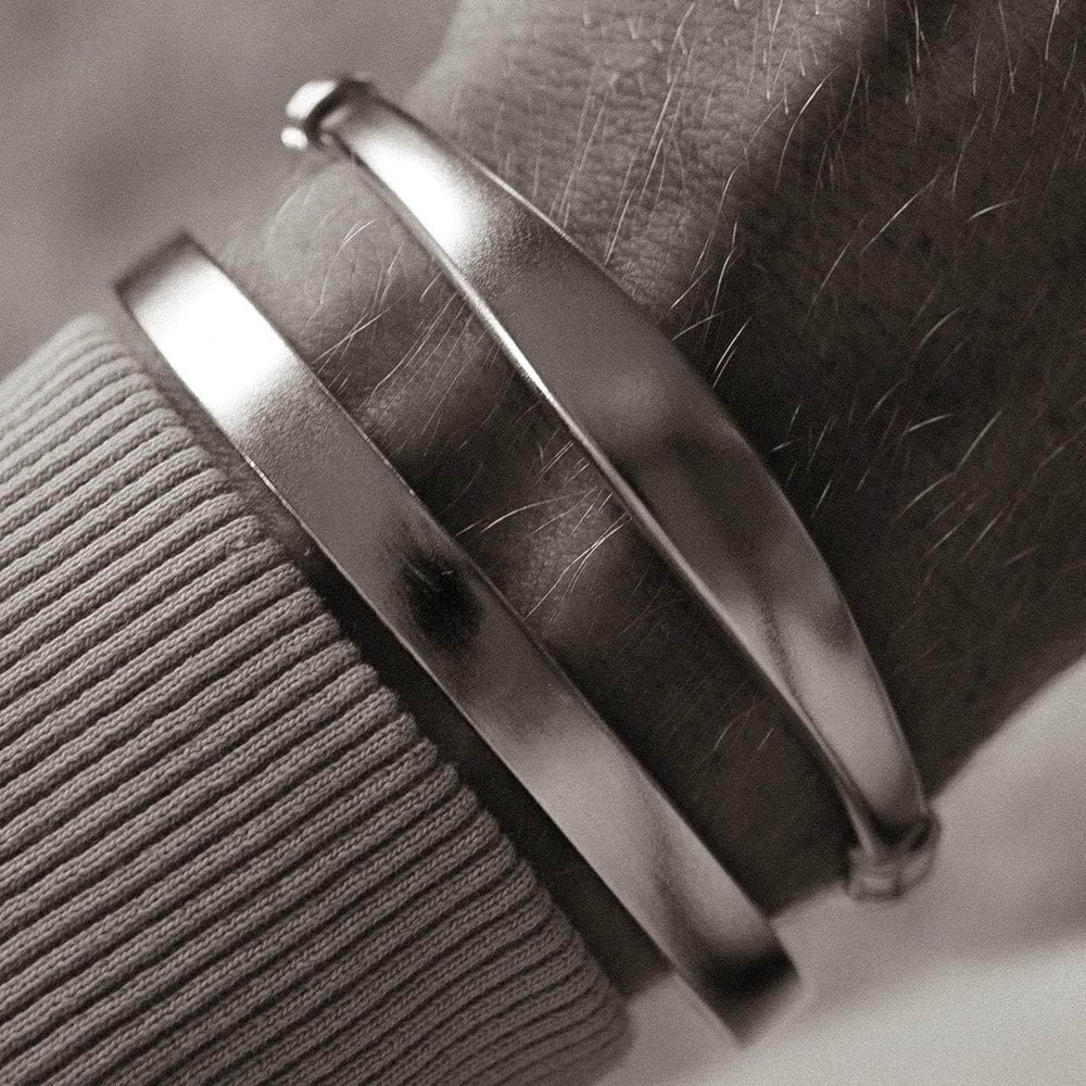 RARE PRINCE by CARAT SUTRA | Adjustable Armreif Style Bangle/kadaa/Handcuff for Men & Boys | 925 Sterling Silver Bracelet | Men's Jewelry | With Certificate of Authenticity and 925 Hallmark - caratsutra