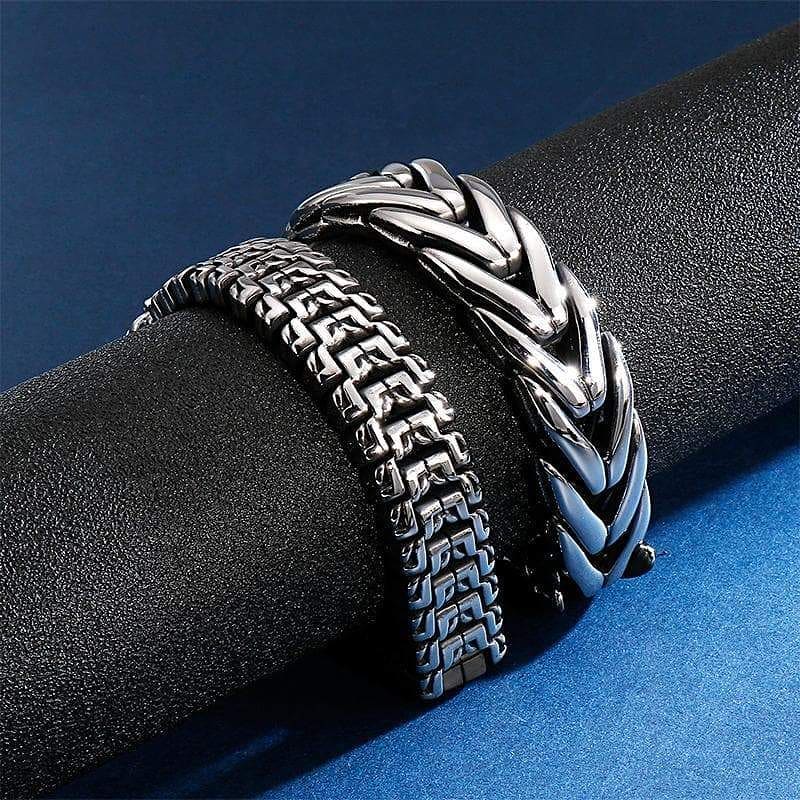 RARE PRINCE by CARAT SUTRA | Unique Silver Arrow Oxidized Bracelet for Men | 925 Sterling Silver Bracelet | Men's Jewelry | With Certificate of Authenticity and 925 Hallmark