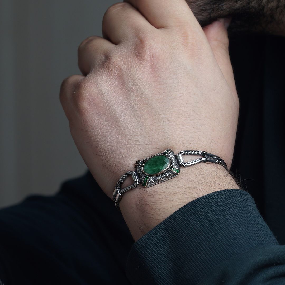 RARE PRINCE by CARAT SUTRA | Unique Green Emerald hand beaded chain Bracelet for Men | Oxidized 925 Silver Bracelet | Men's Jewelry | With Certificate of Authenticity and 925 Hallmark