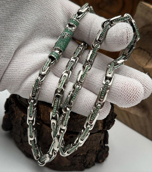 RARE PRINCE by CARAT SUTRA | Natural Emerald Stone Studded in Unique Link Chain | 925 Sterling Silver Chain with Rhodium Plating | Men's Jewelry | With Certificate of Authenticity and 925 Hallmark