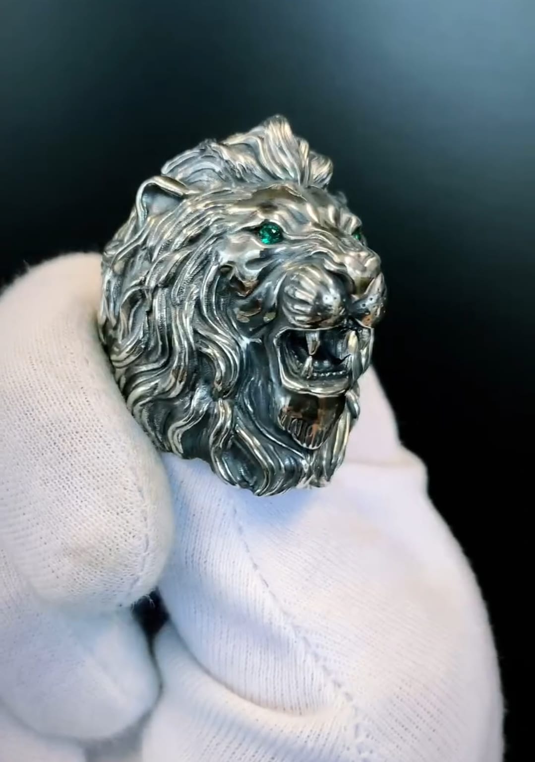 100g Unique Designed 3D Lion Face Ring with real Emerald green eyes | 925 Sterling Silver Oxidized Ring | With Certificate of Authenticity and 925 Hallmark
