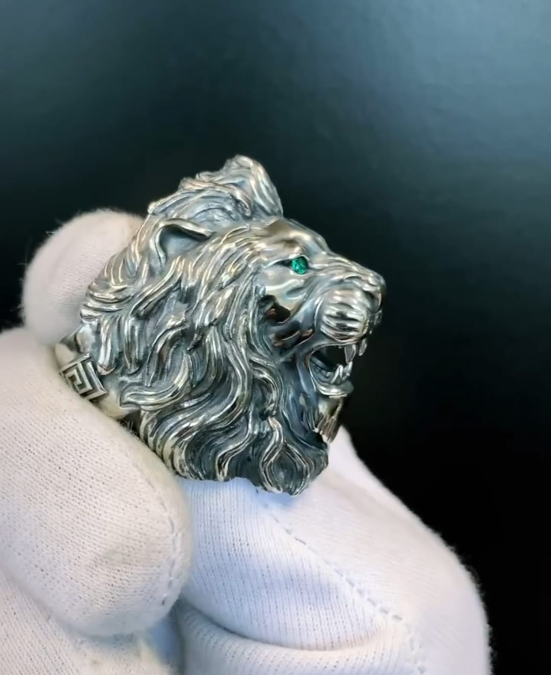 100g Unique Designed 3D Lion Face Ring with real Emerald green eyes | 925 Sterling Silver Oxidized Ring | With Certificate of Authenticity and 925 Hallmark