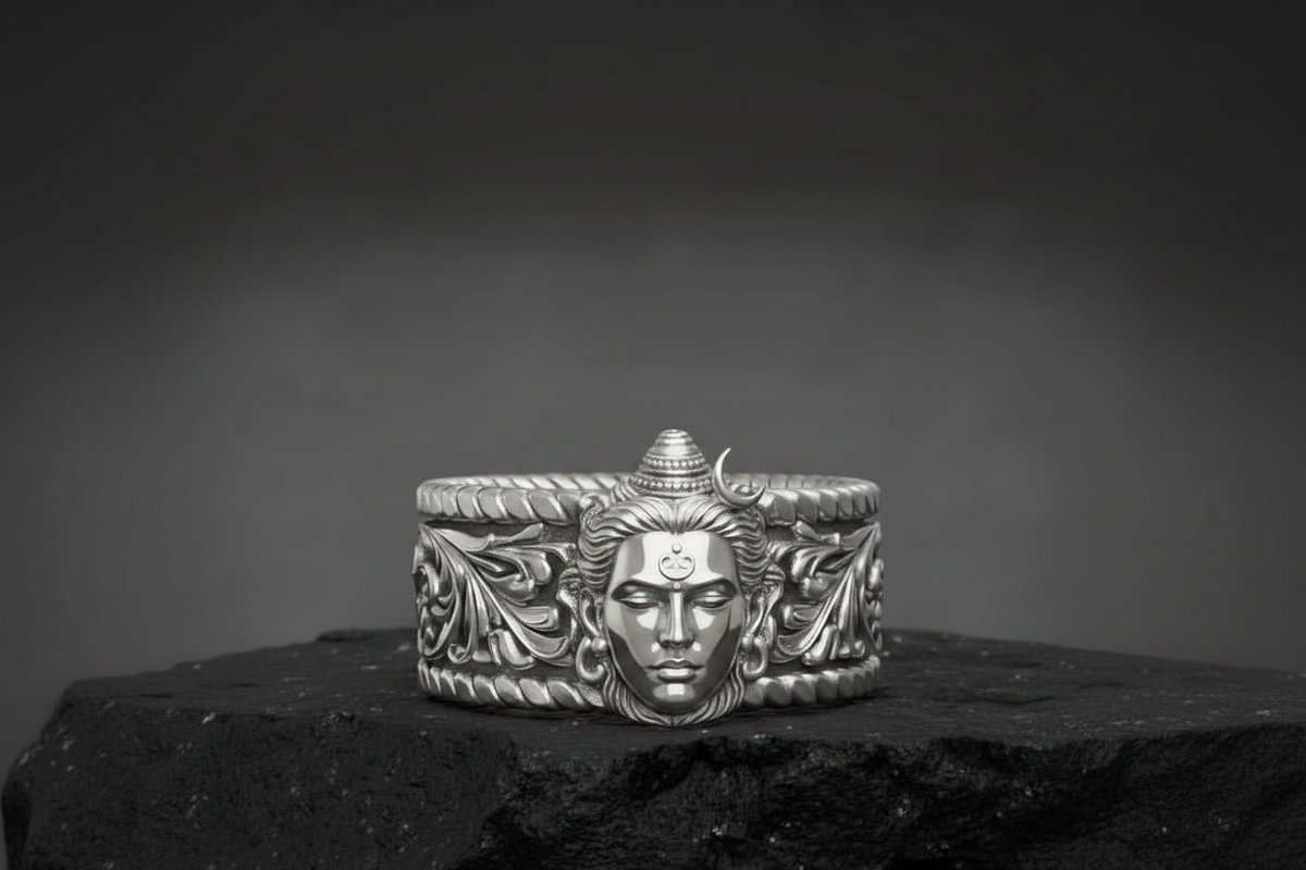 RARE PRINCE by CARAT SUTRA | Unique Designed Solid 3D Shiva Face Band Ring | 925 Sterling Silver Oxidized Ring - caratsutra