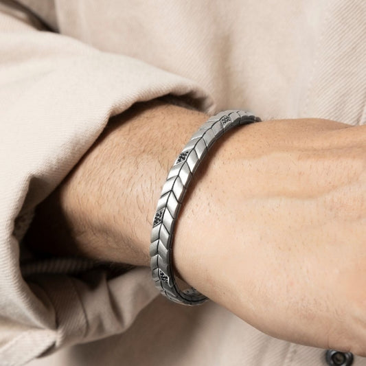 V linked Adjustable Cuff Style Bangle/kadaa/Handcuff | 925 Sterling Silver Bracelet | With Certificate of Authenticity and 925 Hallmark