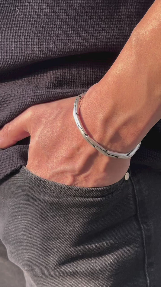 Infinity bangle | Matt / Shiny Finish Adjustable Cuff Style Bangle / kadaa | 999 Sterling Silver