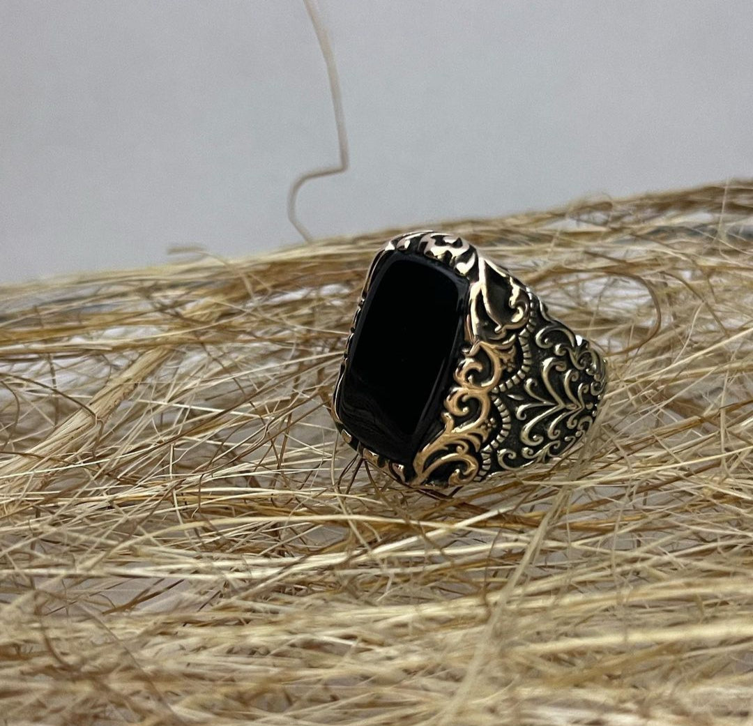 Buy quality Silver 92.5 Black Stone Gents Ring in Ahmedabad