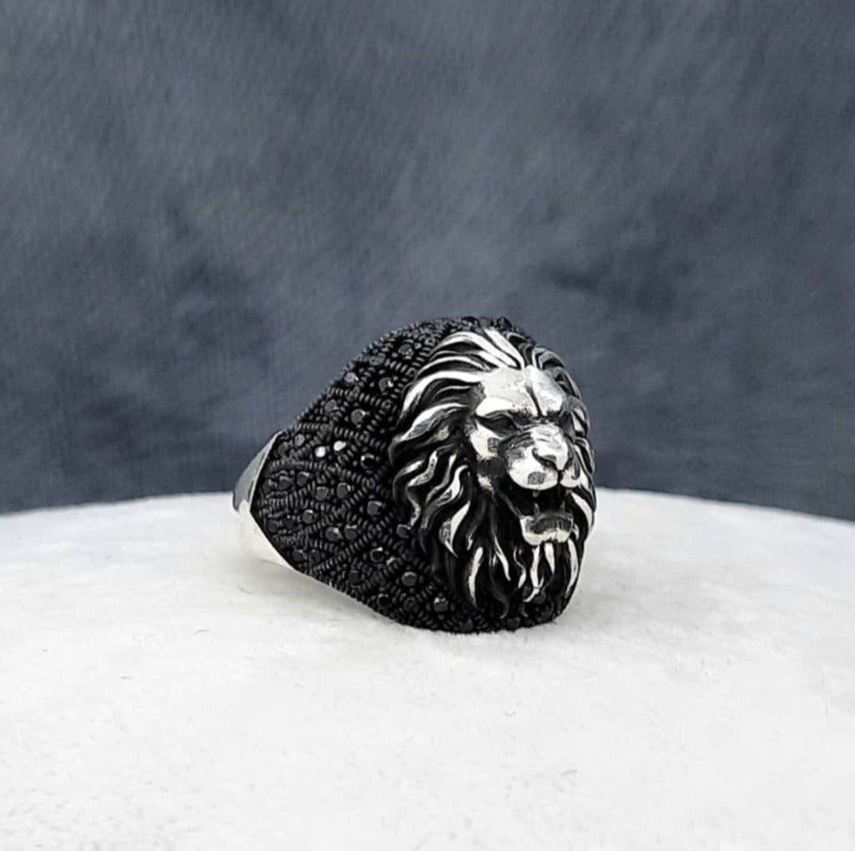 RARE PRINCE by CARAT SUTRA | Unique Turkish Style Oxidized Silver Lion Ring with Black Zircom | 925 Sterling Silver Oxidized Ring | Men's Jewelry | With Certificate of Authenticity and 925 Hallmark - caratsutra