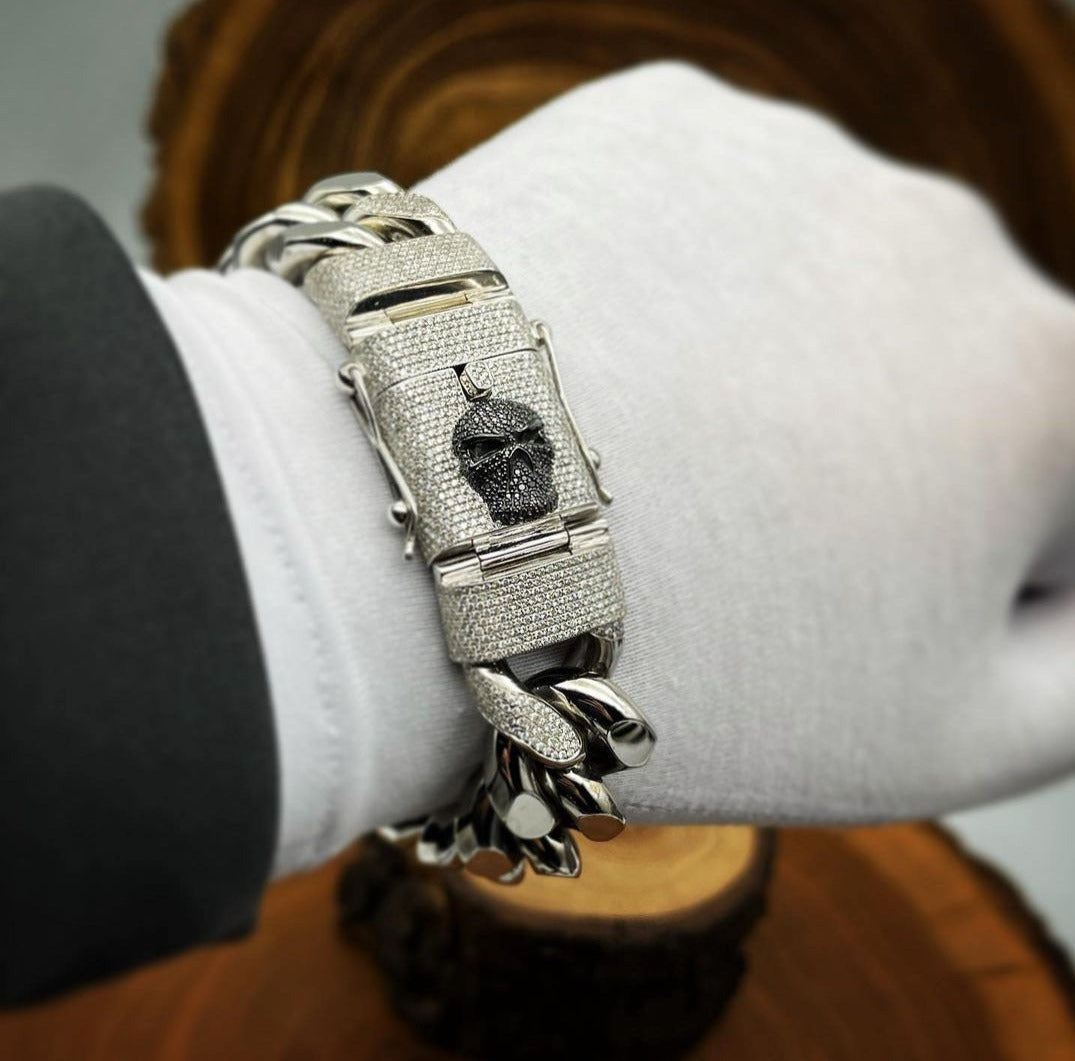 RARE PRINCE by CARAT SUTRA | Unique 19mm High Polished Solid Miami Cuban Bracelet with Iced Skull Lock for Men | 925 Sterling Silver Bracelet | Men's Jewelry | With Certificate of Authenticity and 925 Hallmark