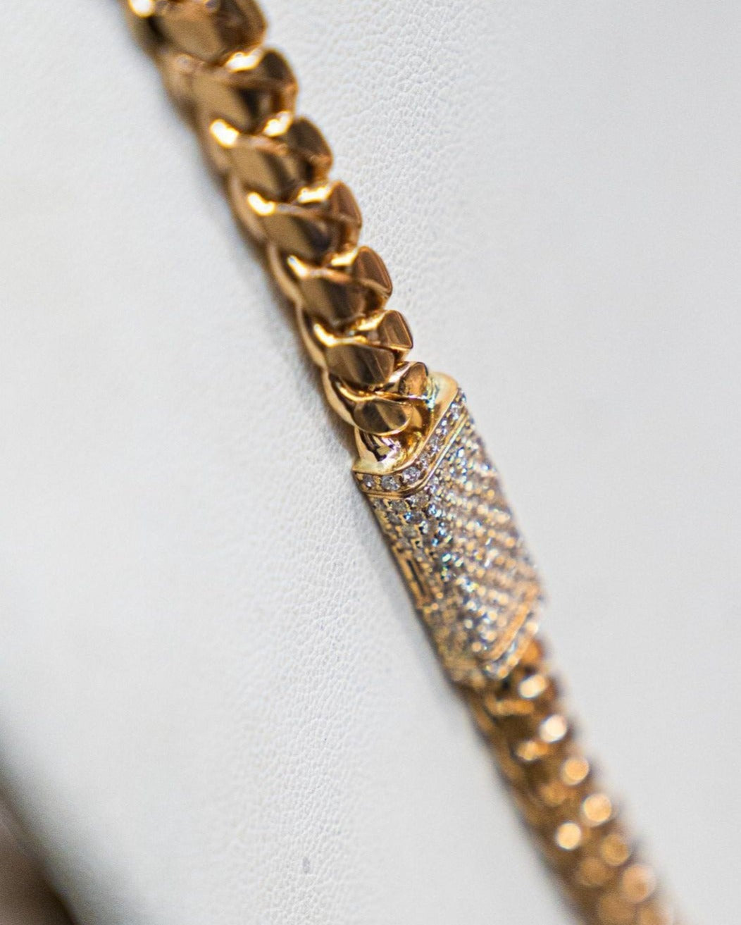 RARE PRINCE by CARAT SUTRA Solid 10mm Miami Cuban Link Chain