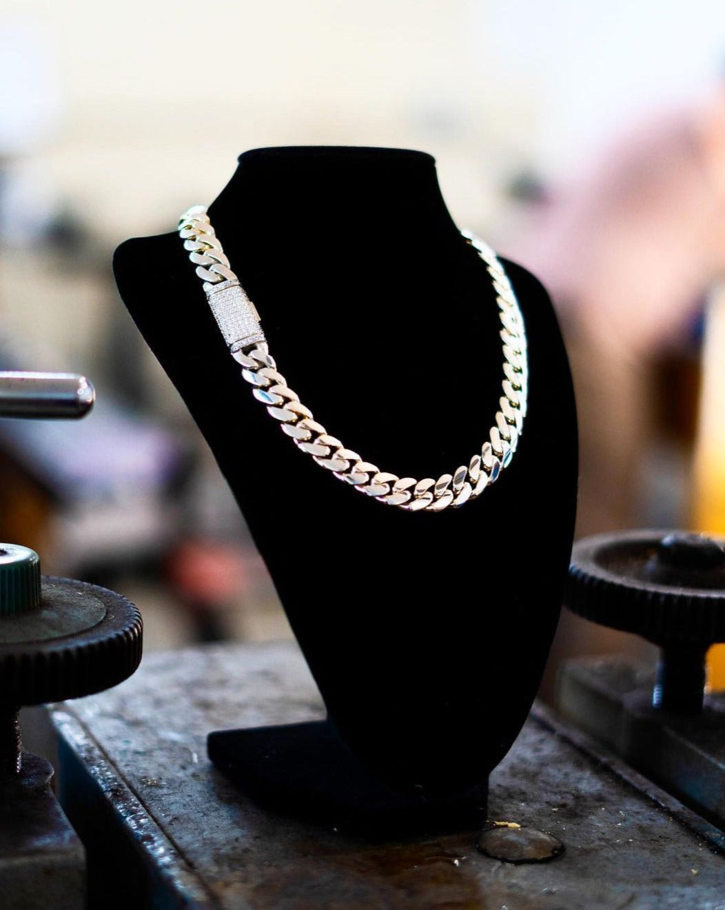 RARE PRINCE by CARAT SUTRA Solid 12mm Miami Cuban Link Chain