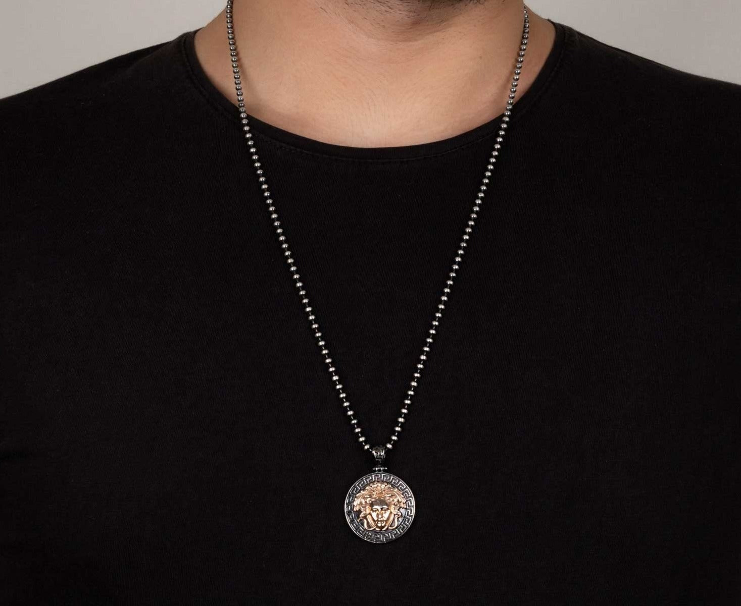 Versace pendant deals necklace mens